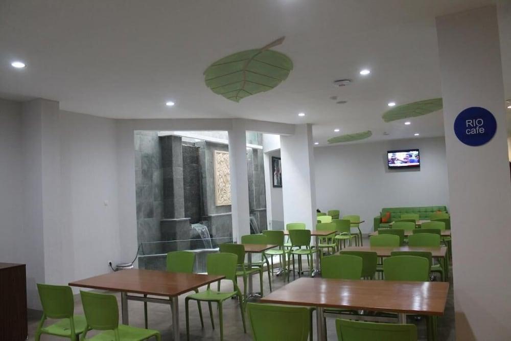 Hotel Dafam Rio Bandung Exteriér fotografie